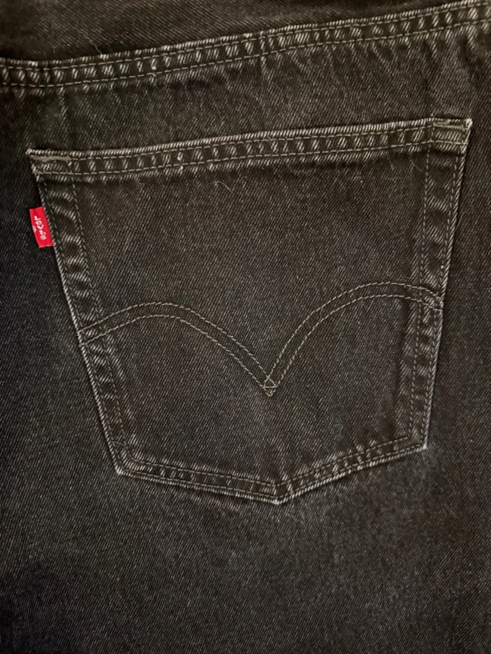 Vintage 2006 Levi’s 550 Relaxed Fit Black Jeans 40x32 Fits 36x30 Y2K Dad Denim